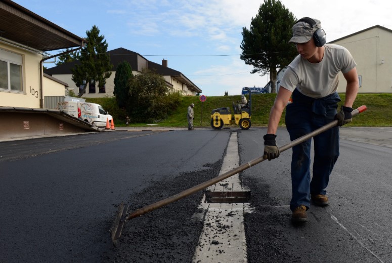 A Guide to Asphalt Driveway Paving