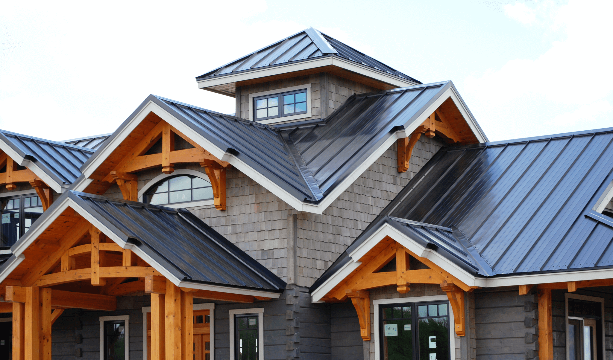 Steel Roofing Contractors: Some Pointers to Pick