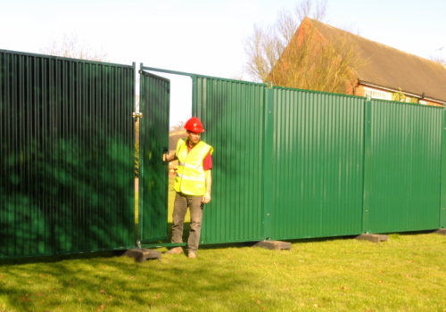 Secure, Private, and Flexible: The Advantages of Temporary Hoarding Fences for Construction Sites