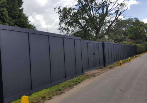 What Are Some Applications of Hoarding Fencing